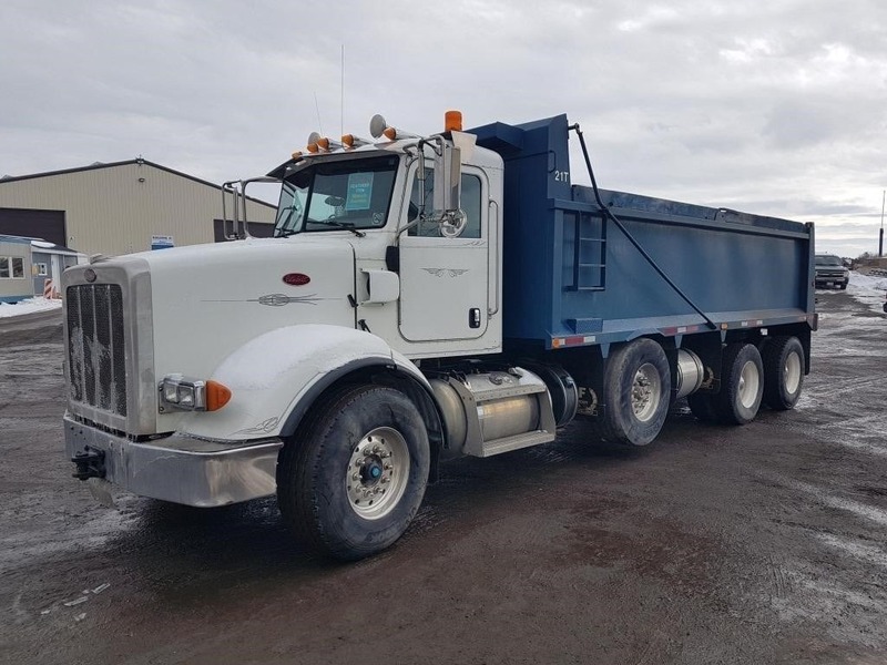 2013 Peterbilt 365 Tri Axle Dump Truck photo